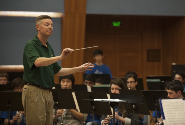 U.S. Army bandsman partners with local school