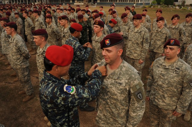 Spartan Brigade demonstrates quick response, airborne ability at Cobra Gold 2014