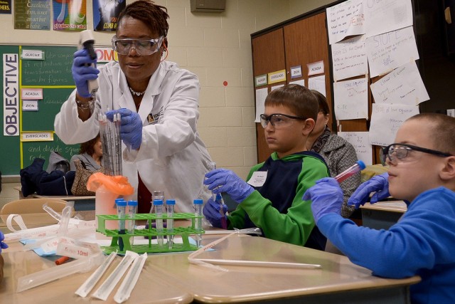 Army scientists inspire young students