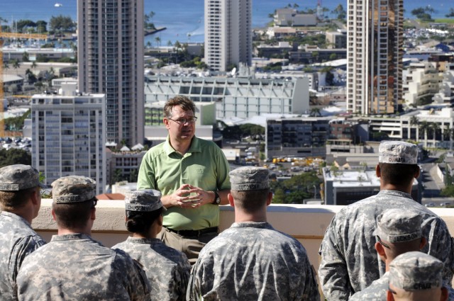 'Warfighters' visit the Battle of Nu'uanu
