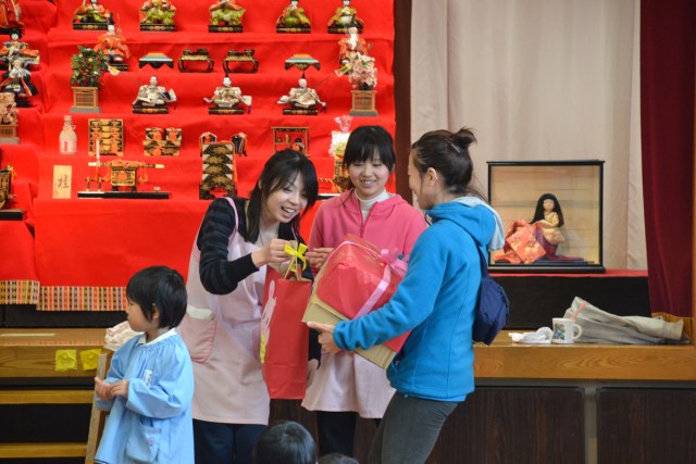 Children from Camp Zama visit Japanese kindergarteners for 'Friendship Day'