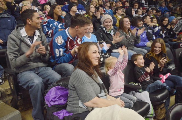 Colorado Avalanche salute Soldiers, Families
