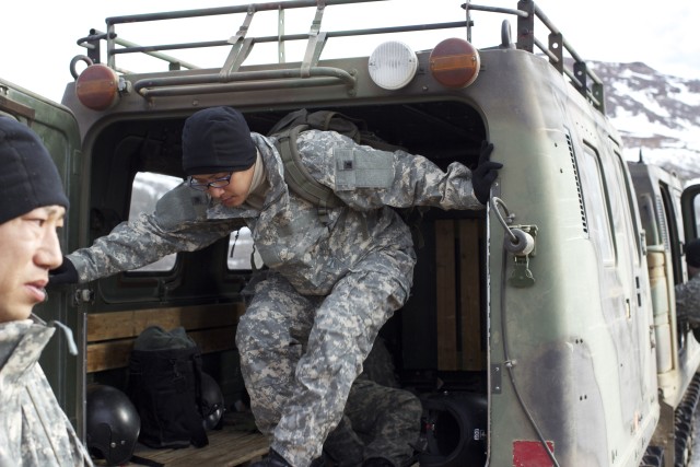 Japanese Ground Self Defense Force visit Alaska