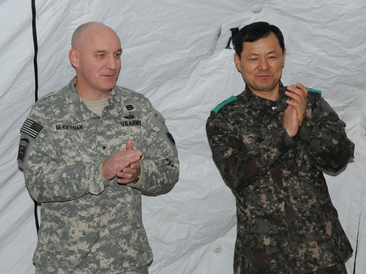 Former 82nd Airborne general lands in Korea | Article | The United ...