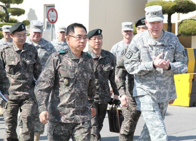 Senior leaders visit 19th ESC during Key Resolve