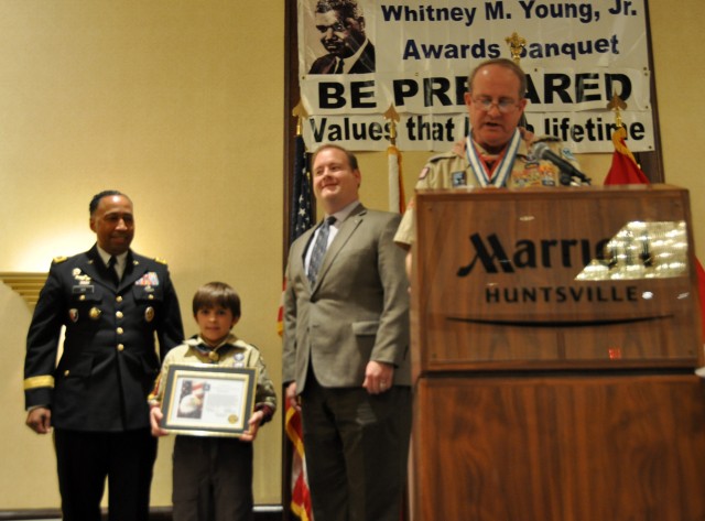 AMC Commanding General addresses local Boy Scouts.