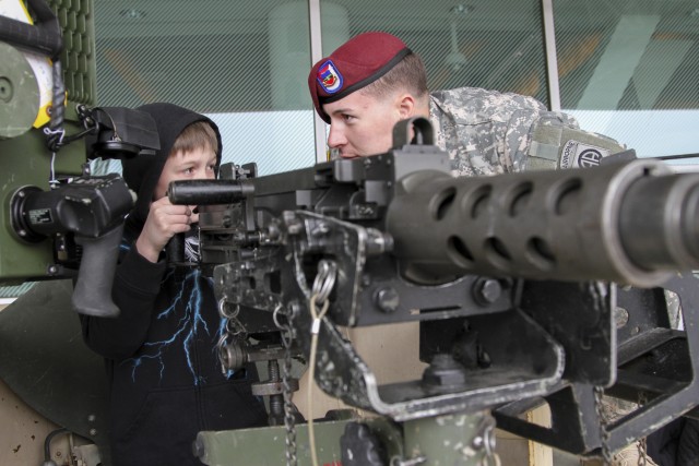82nd Abn. Div. perform at weekend Raleigh events
