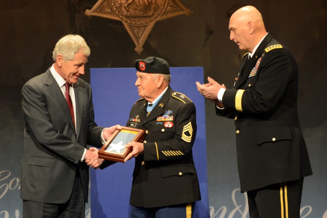 Pentagon inducts 24 MOH recipients into Hall of Heroes