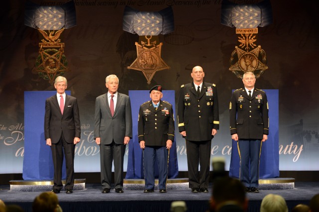 Pentagon inducts 24 MOH recipients into Hall of Heroes