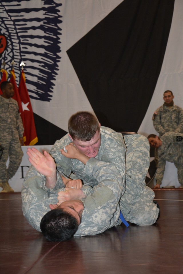 'Finishing the Fight', 210th FA Bde. Combatives Team dominates 2nd Inf. Div. tournament
