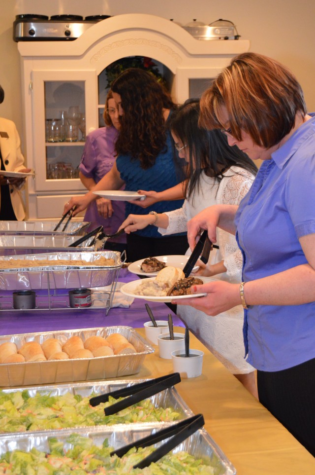 Luncheon honors Gold Star wives' sacrifice