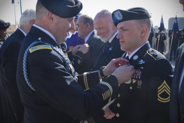 Longest deployed Currahee receives induction as Distinguished Member of 506th