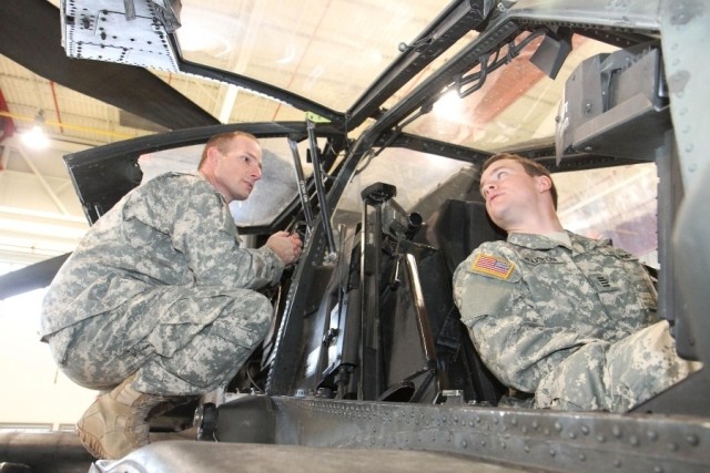 USMA Rugby Team tours 1st Air Cav aircraft
