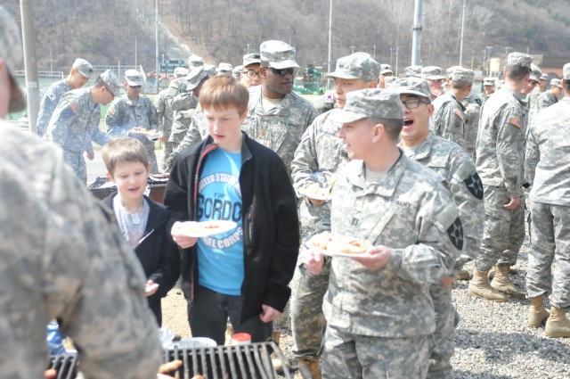 210th FA Bde. Chaplains host barbecue