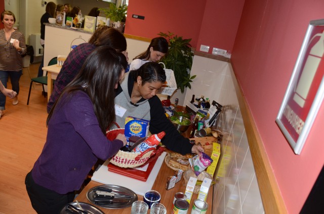 173rd leadership spouses learn teamwork with food
