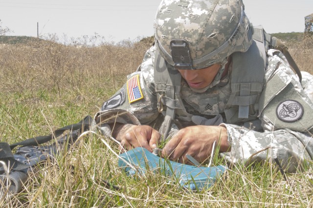 Setting up a claymore mine