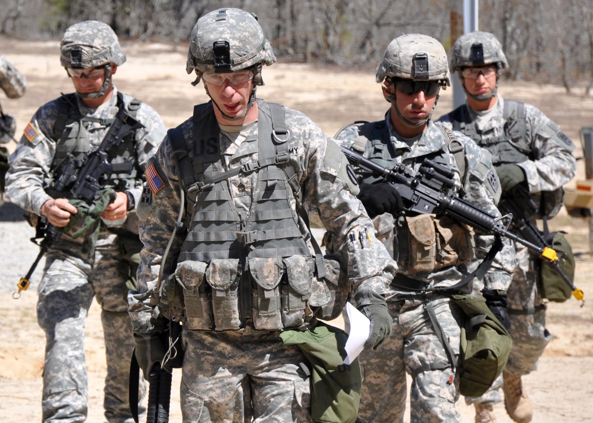 Soldiers display combat skills during EIB trials | Article | The United ...