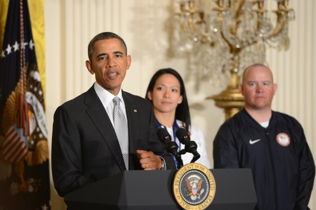 Obama pays tribute to Fort Hood victims