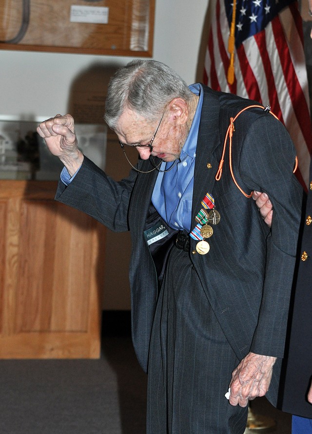 World War II veteran gets his medals
