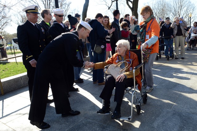 WWII veterans make emotional visit to their memorial in DC