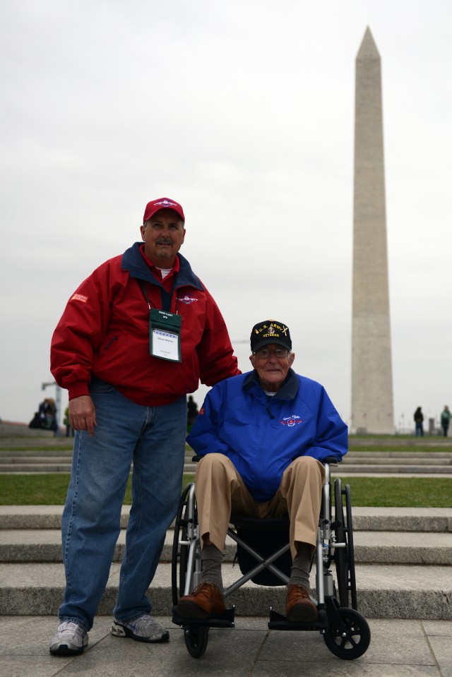 WWII veterans make emotional visit to their memorial in DC