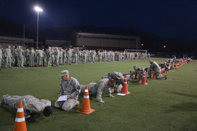 Soldiers compete in the Thunder Crucible