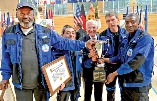 All Hands: Garrison recognizes outstanding service during employee assembly