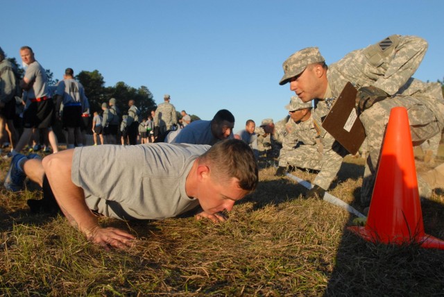 Infantrymen test to earn Expert Infantry Badge