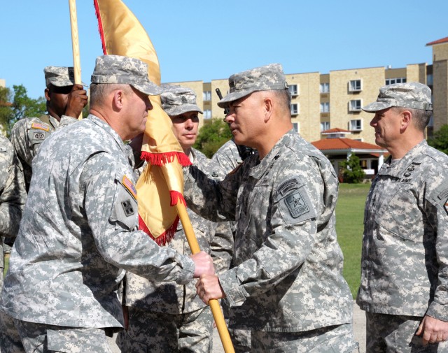 IMCOM welcomes new commander