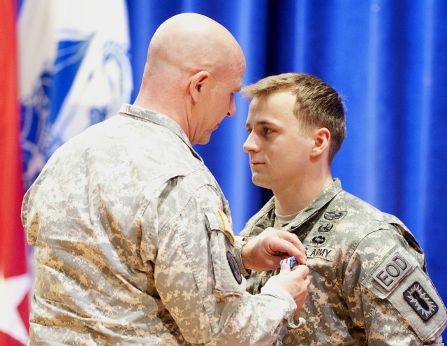 Silver Star Medal present to 20th CBRNE Soldier
