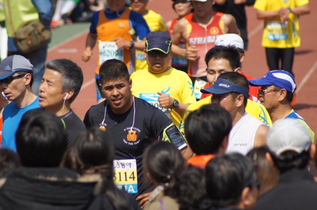 Leisure - Steel team runs Seoul International Marathon