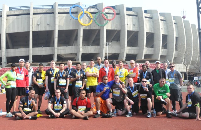 Leisure - Steel team runs Seoul International Marathon