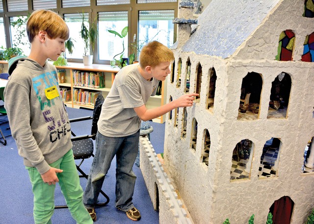 Students share cultures, languages in school exchange program