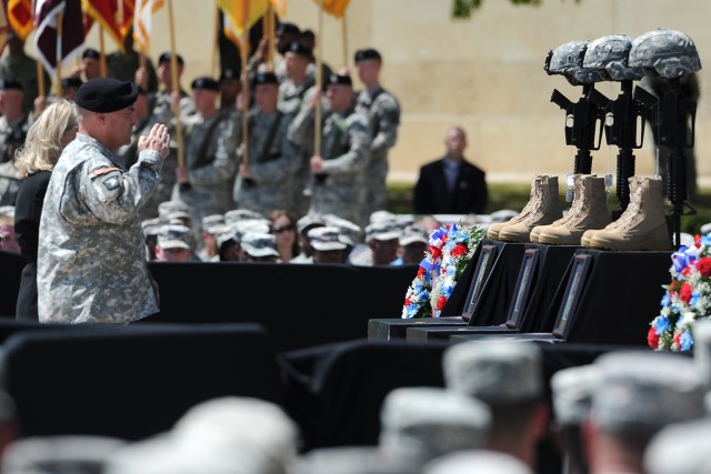 Lt. Gen. Mark Milley pays final respects during Fort Hood Memorial Ceremony