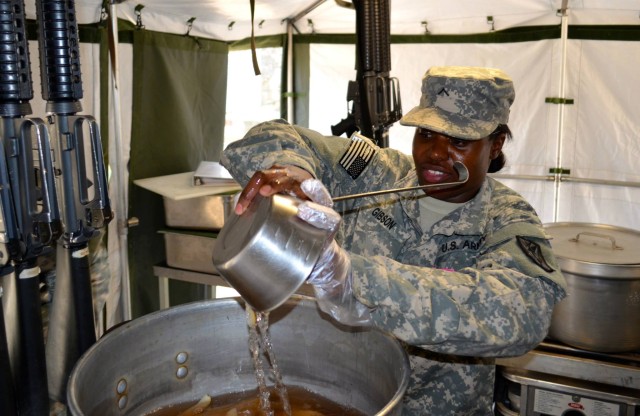 Troops serve up top notch meals in Korea