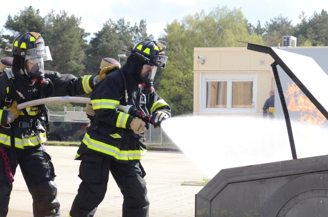 Combined training connects firefighters from three countries