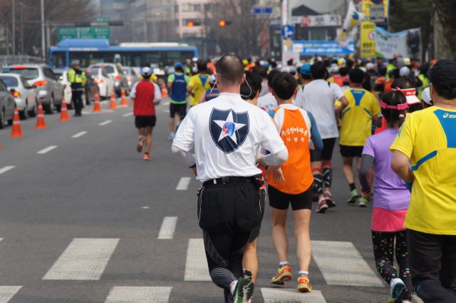 Leisure &#2013266048" Steel team runs Seoul International Marathon