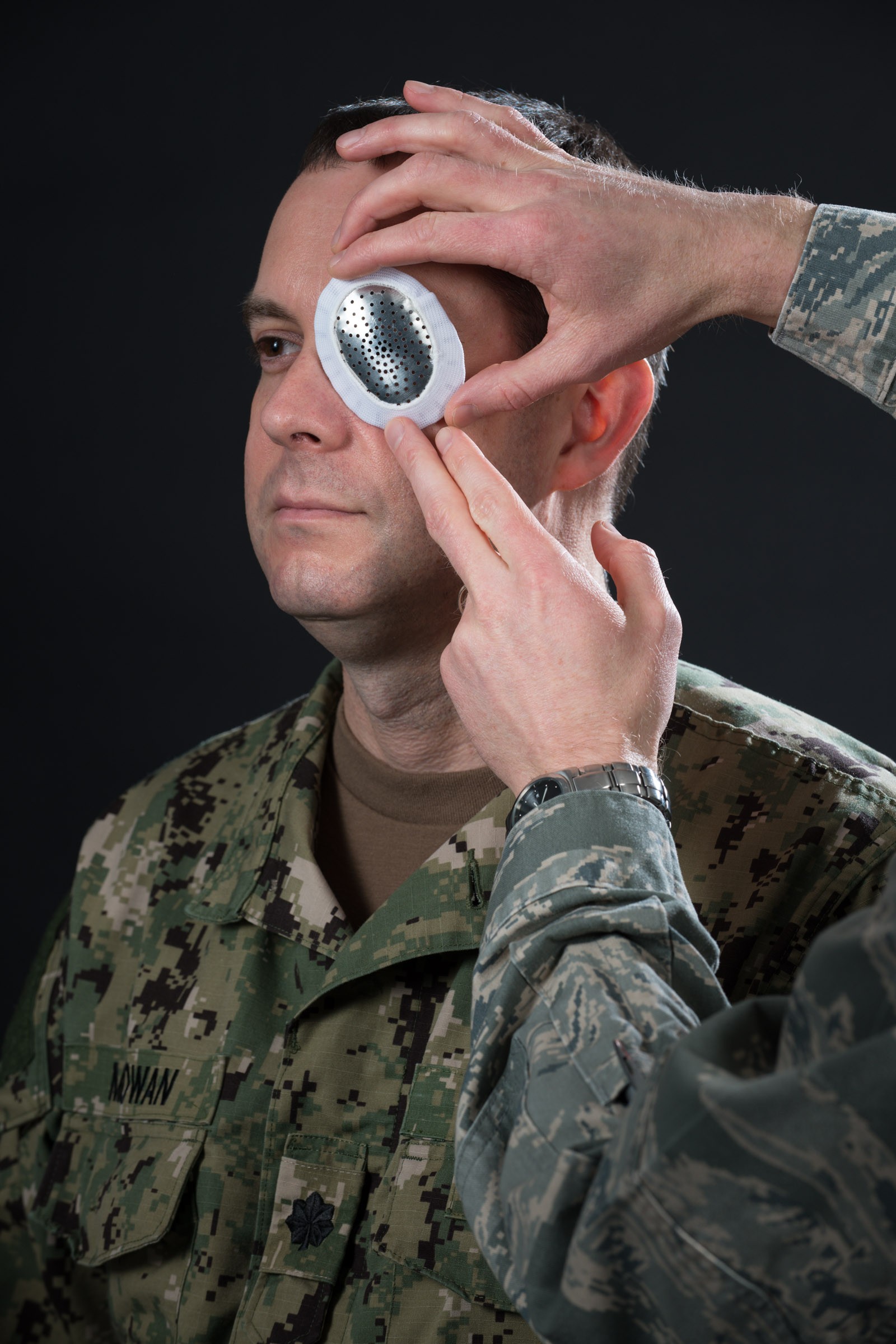 Army first-aid kits include new eye shield | Article | The United