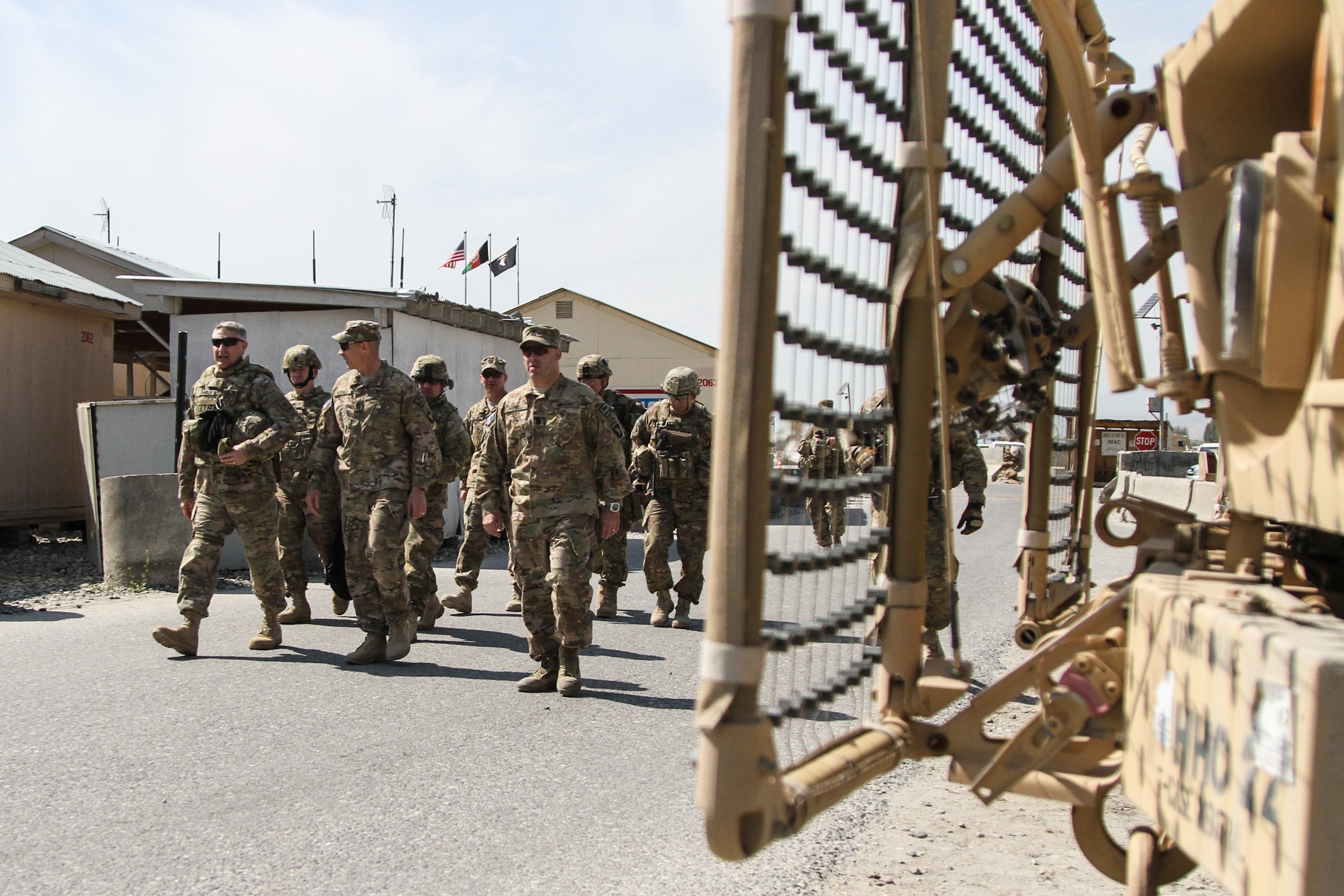 SMA Chandler visits deployed troops, shares future NCO vision | Article ...