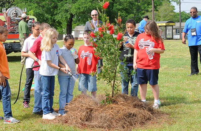 Earth Day expo highlights products, practices to help go green