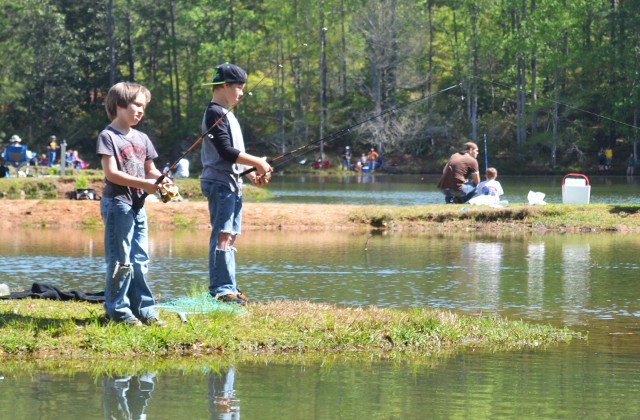 Outdoor recreation hosts youth fishing tournament