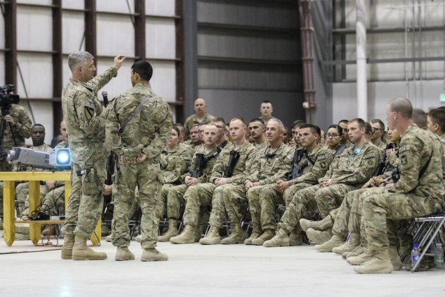 SMA visits troops