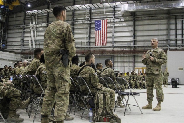 SMA visits troops