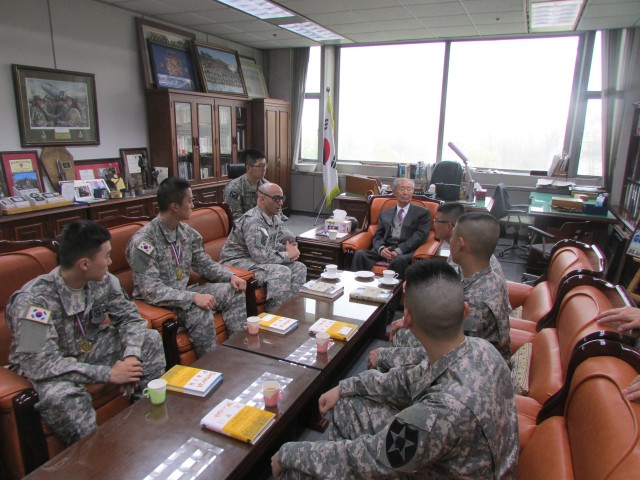 Gen. Paik Sun-yup Board winners meet the man himself