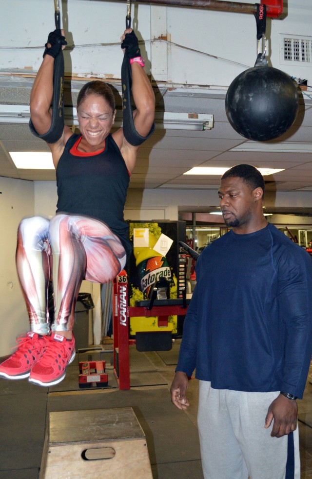 Recruiter chases bodybuilding dream, inspires future soldier
