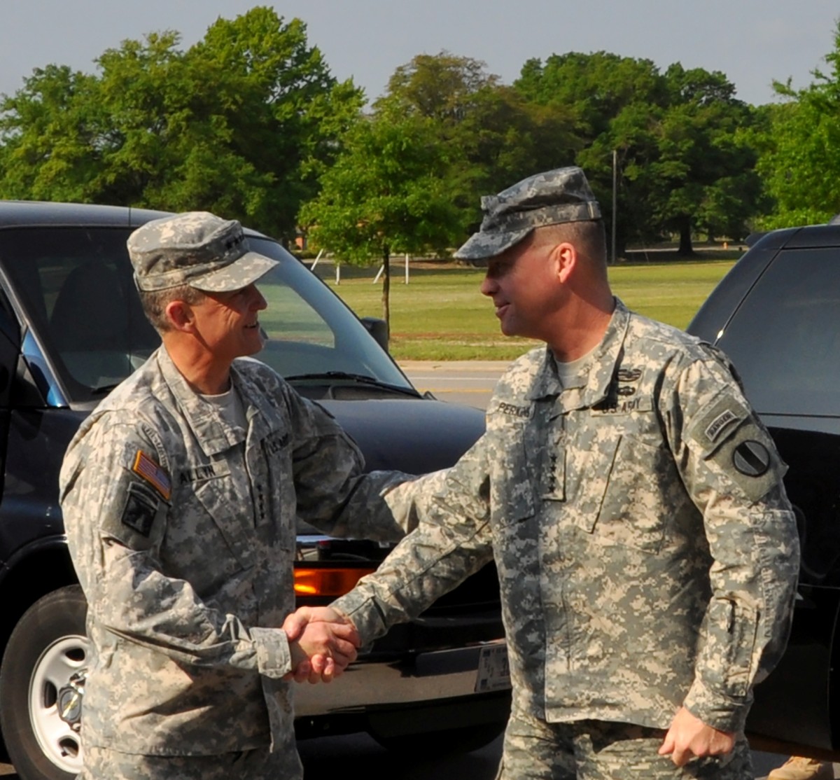 FORSCOM, TRADOC Commanding Generals Meet, Discuss Way Ahead | Article ...