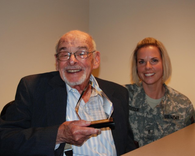 Holocaust survivor and World War II vet speaks to Soldiers, Airmen