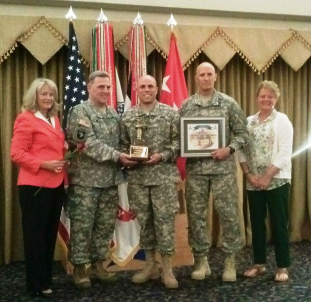 2013 First Army Division West Volunteer of the Year announced