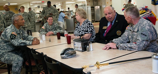 USAR Texas ambassador celebrates 106th Army Reserve Birthday at MTC Bliss