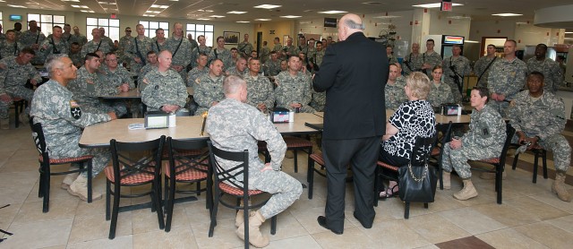 USAR Texas ambassador celebrates 106th Army Reserve Birthday at MTC Bliss